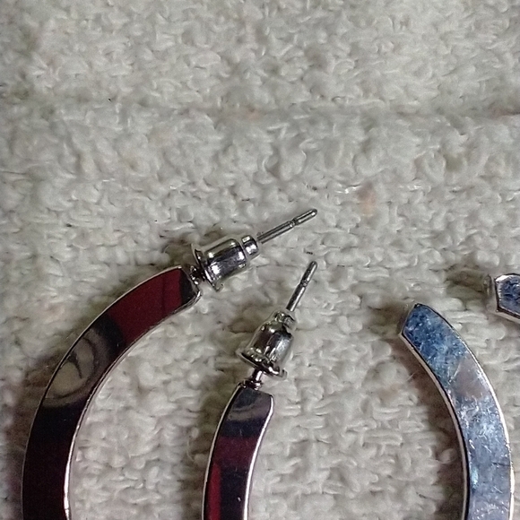 Silvertone hoop earrings - Picture 3 of 5